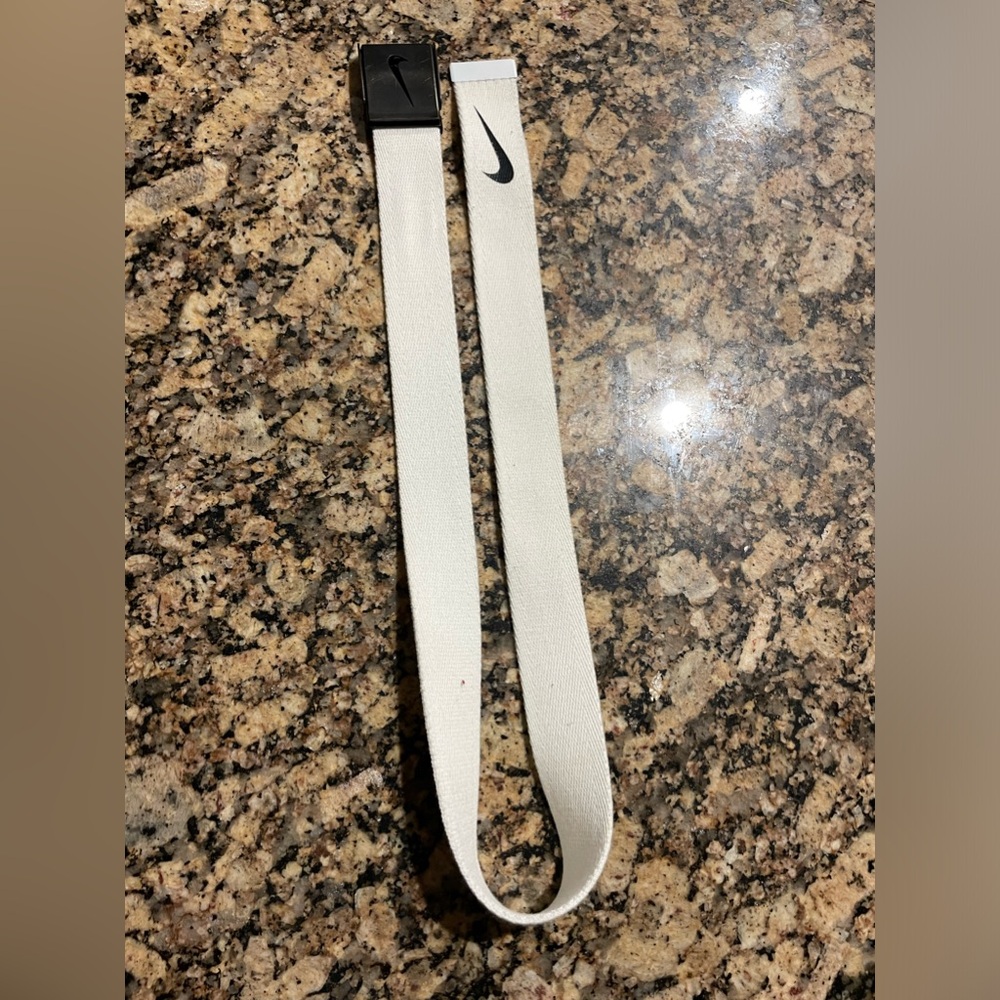 Nike belt 36”
